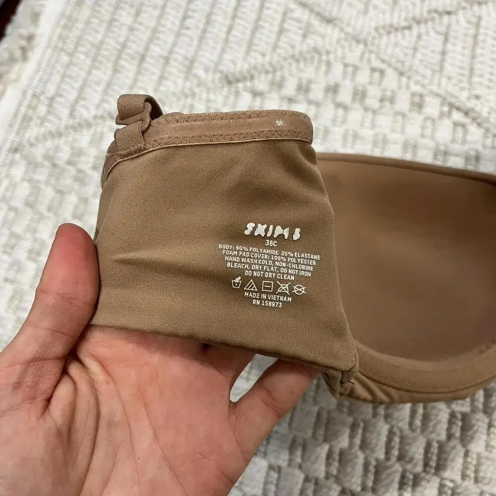 Skims Fits Everybody Strapless Bra - Picture 3 of 3